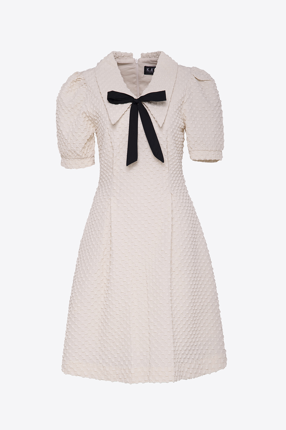 Đầm xòe chữ A cổ sen phối nơ