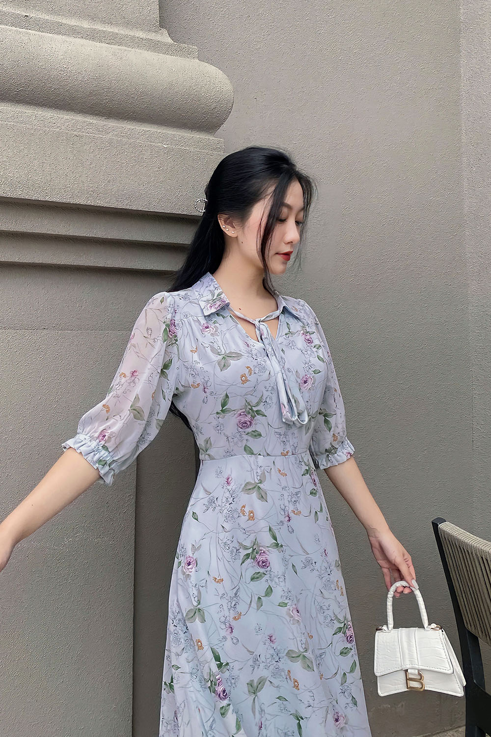 Đầm hoa dáng xòe cổ phối nơ