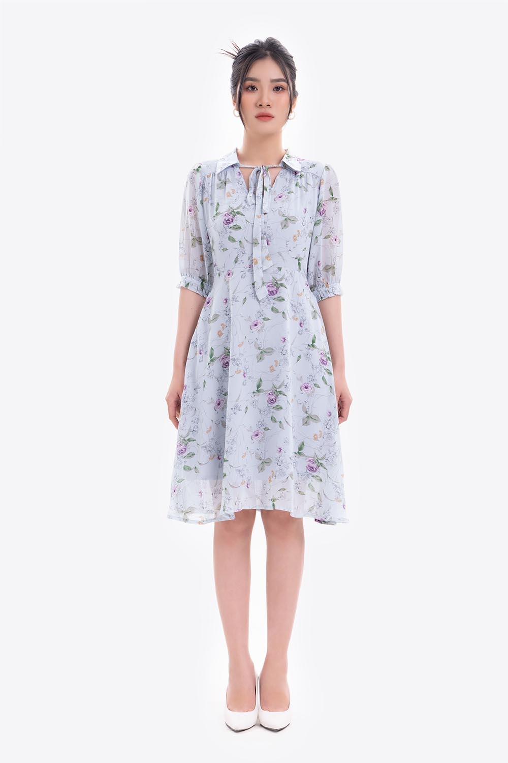 Đầm hoa dáng xòe cổ phối nơ