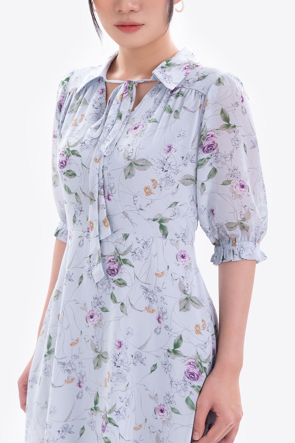 Đầm hoa dáng xòe cổ phối nơ