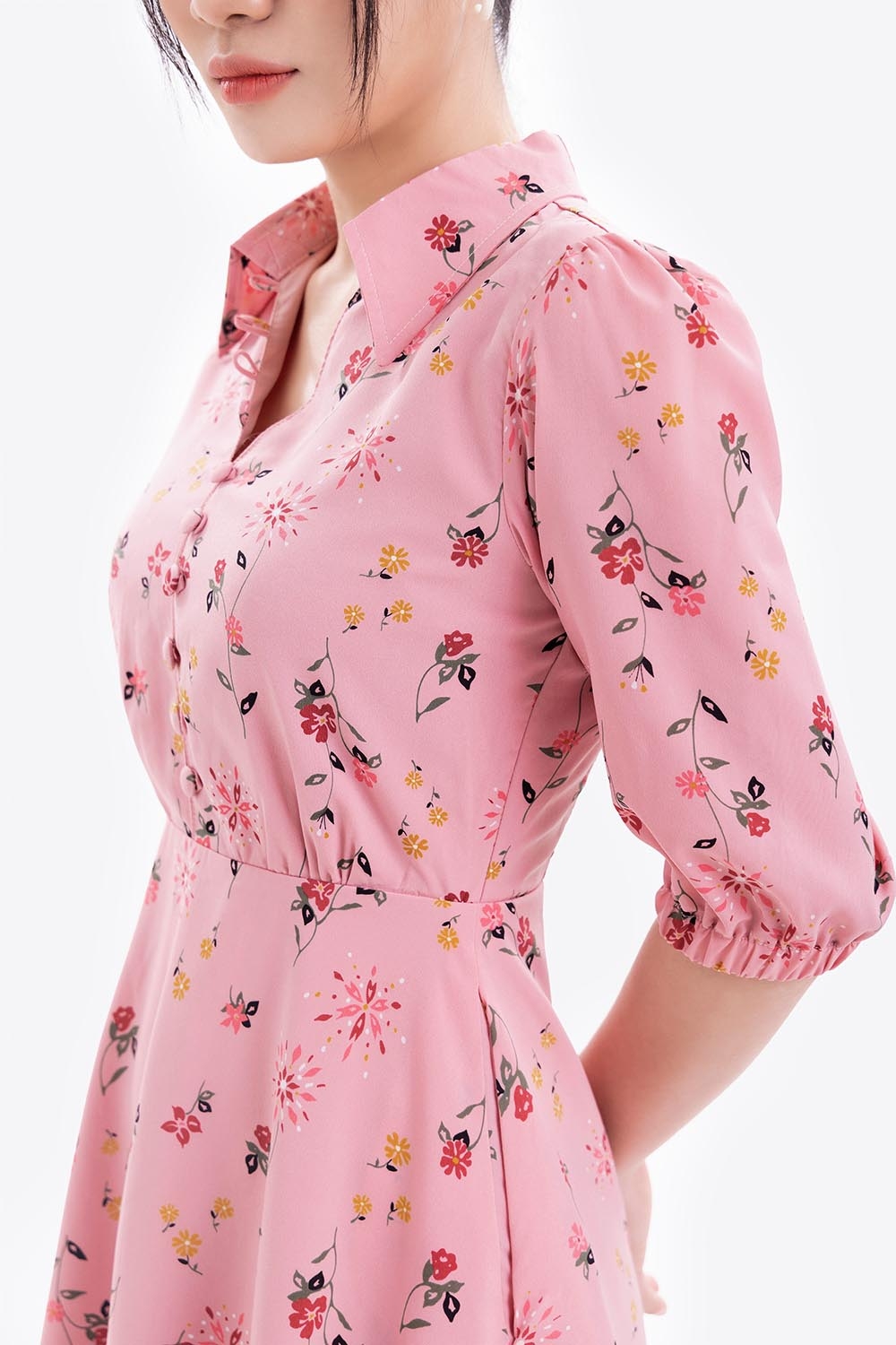 Đầm xòe hoa tay lỡ cổ sơ mi