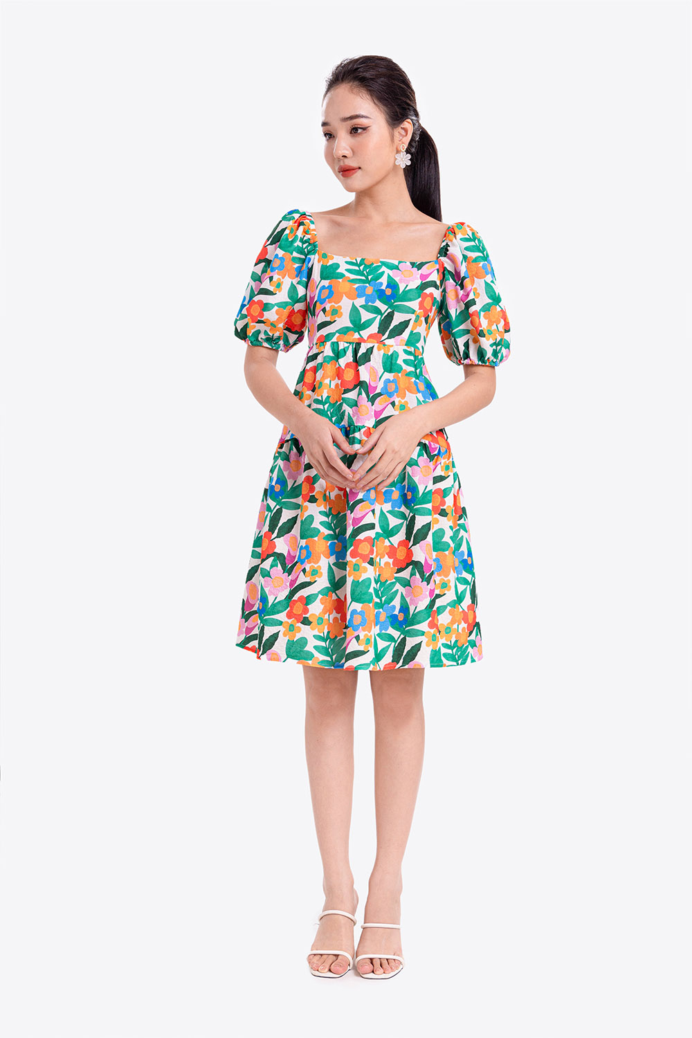 Đầm xòe babydoll cổ vuông cut-out lưng