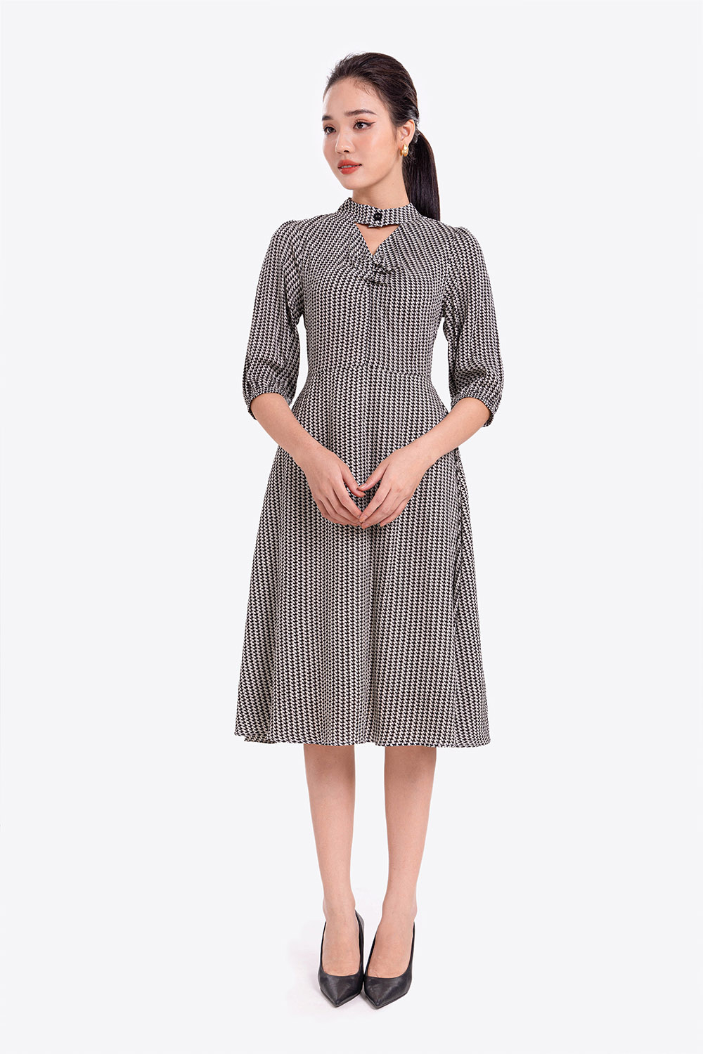 Đầm xòe công sở kẻ sọc cổ cut-out