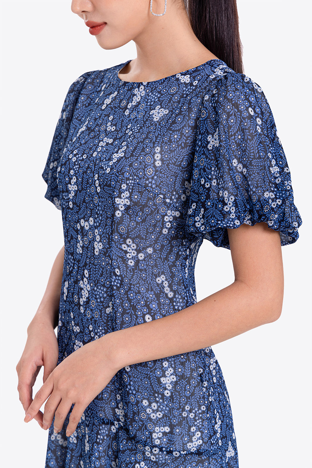 Đầm họa tiết dáng suông hạ eo tay phồng