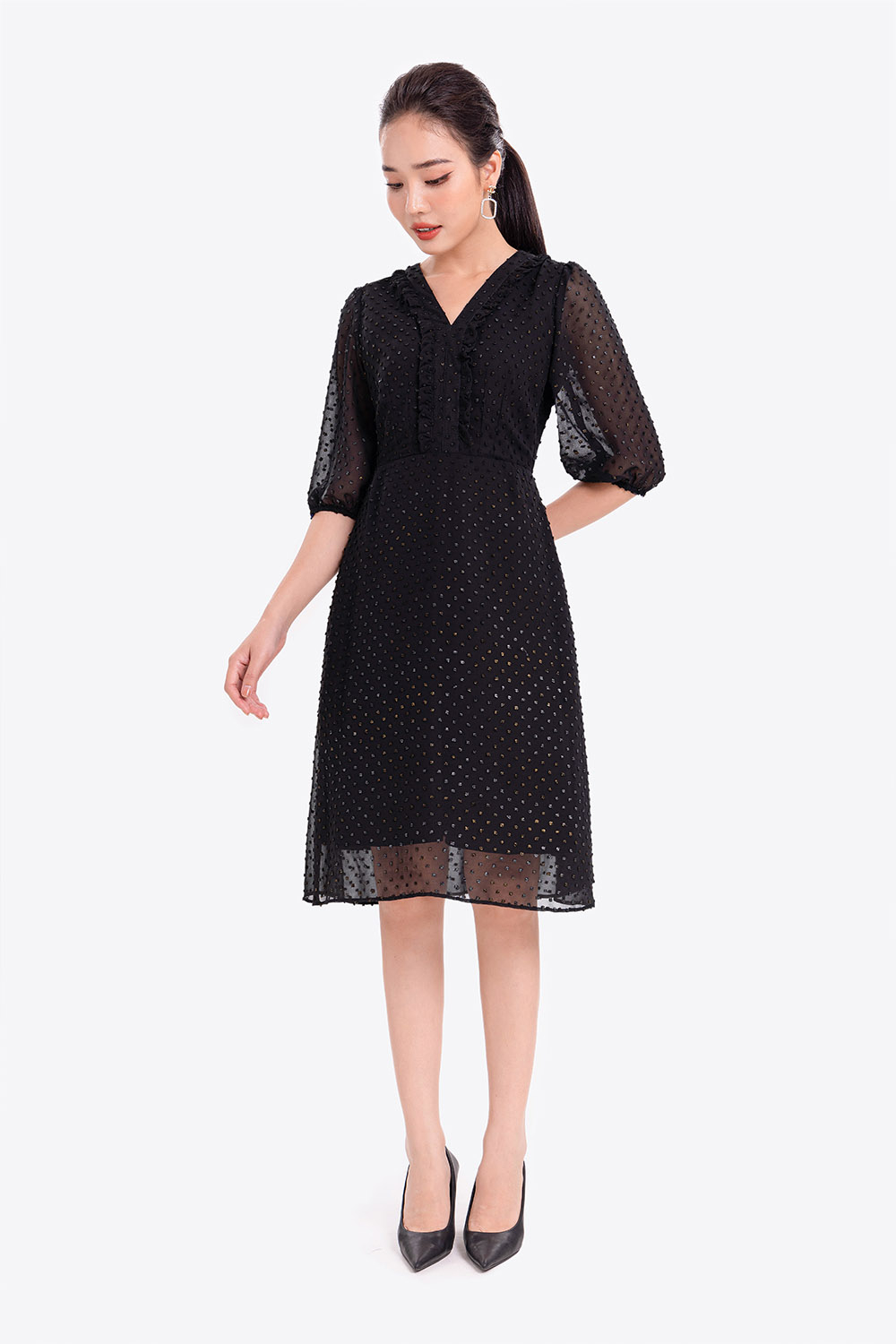 Đầm voan bi xù dáng xòe cổ V