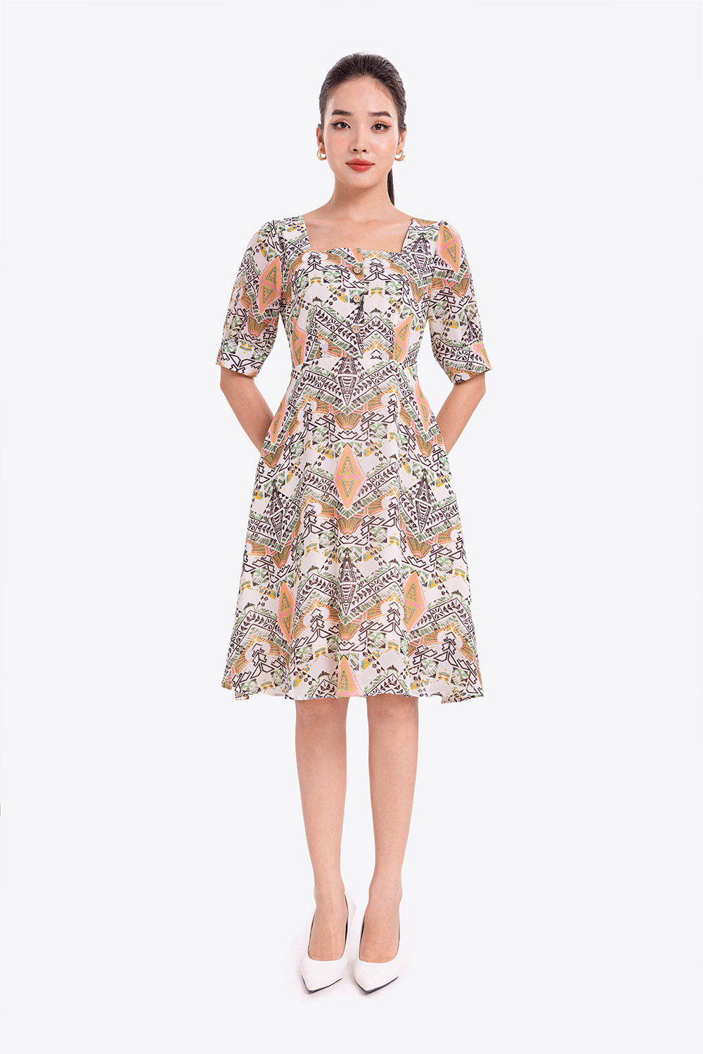 Đầm xòe họa tiết công sở cổ vuông