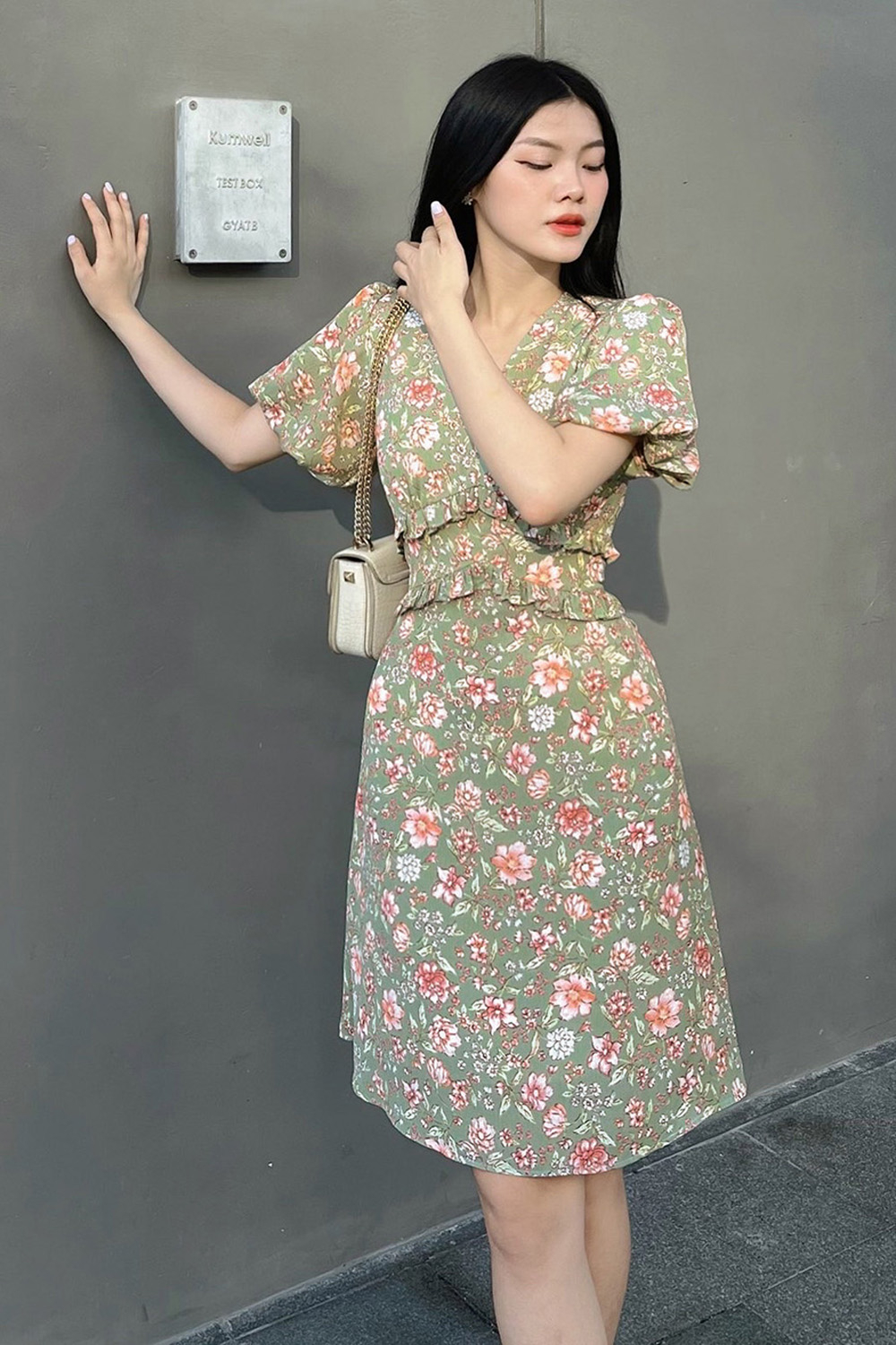 Đầm hoa chữ A tay phồng eo viền bèo