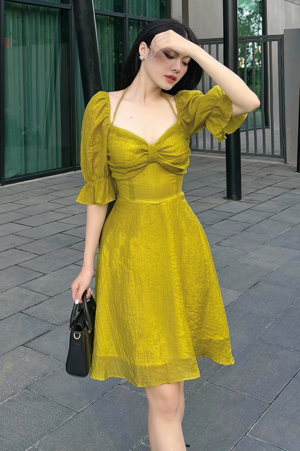 Đầm xòe tay lỡ cổ vuông phối nơ