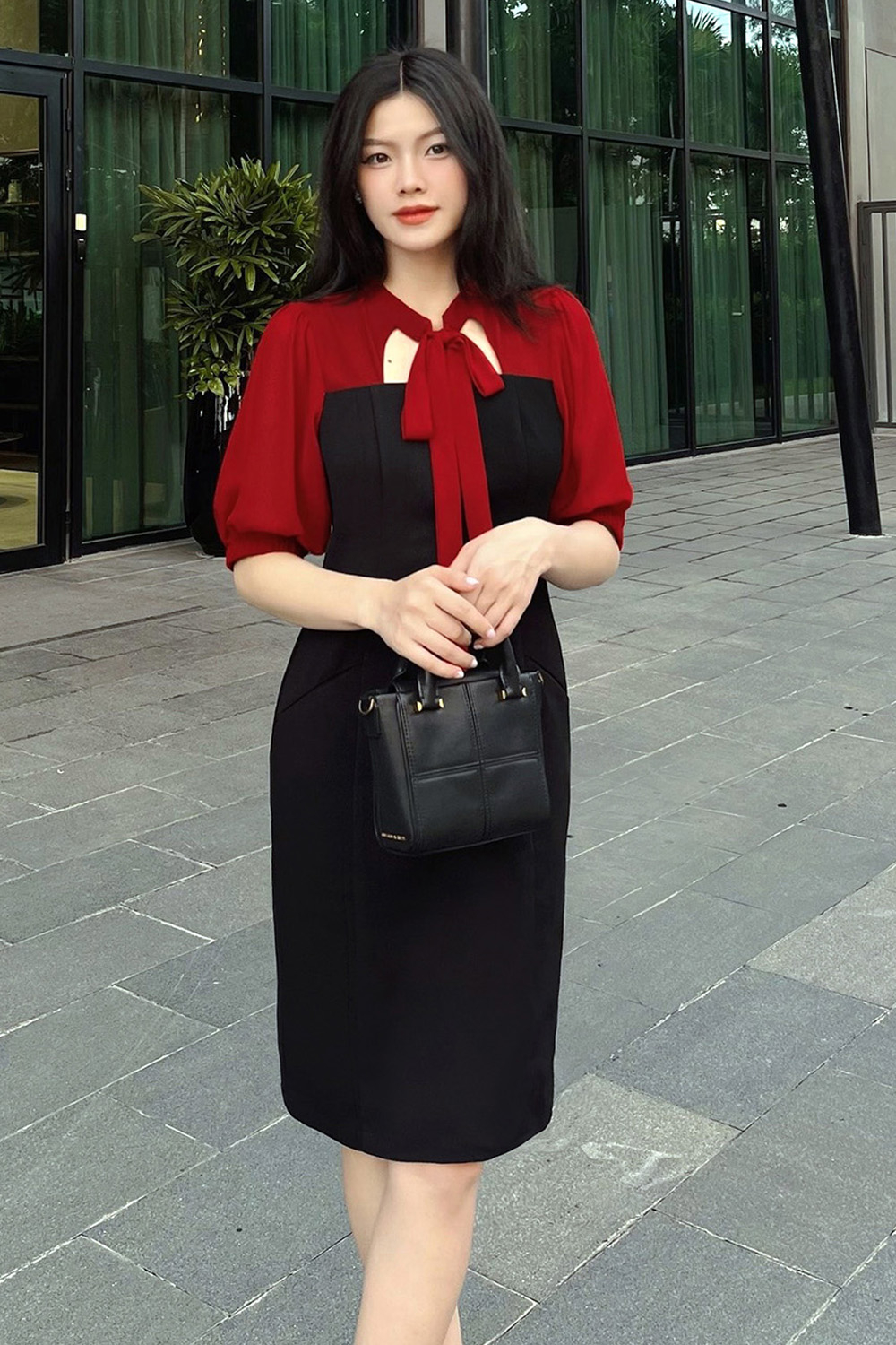 Đầm đen công sở dáng ôm phối màu HL21-23