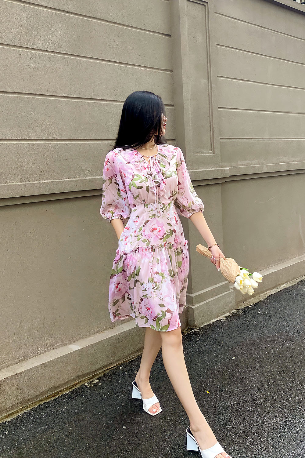 Đầm xòe hoa cổ V viền bèo