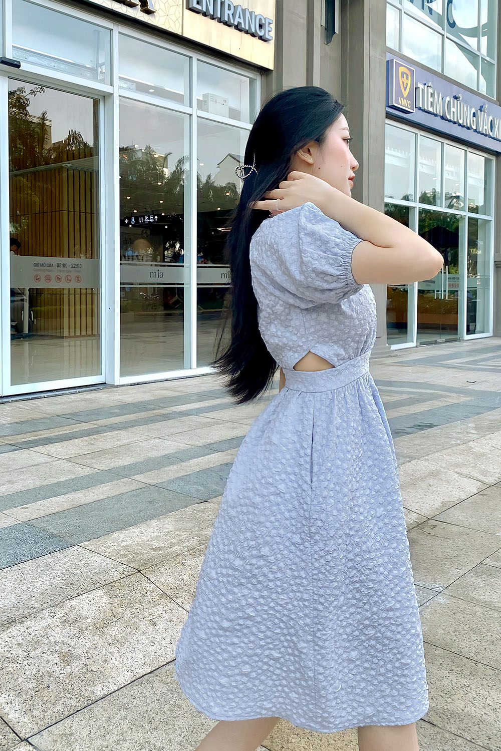 Đầm xòe tay phồng eo cut-out