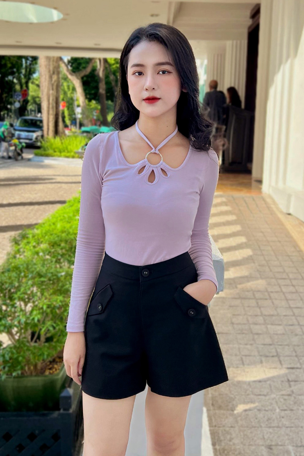 Quần đùi chữ A màu đen cạp cao