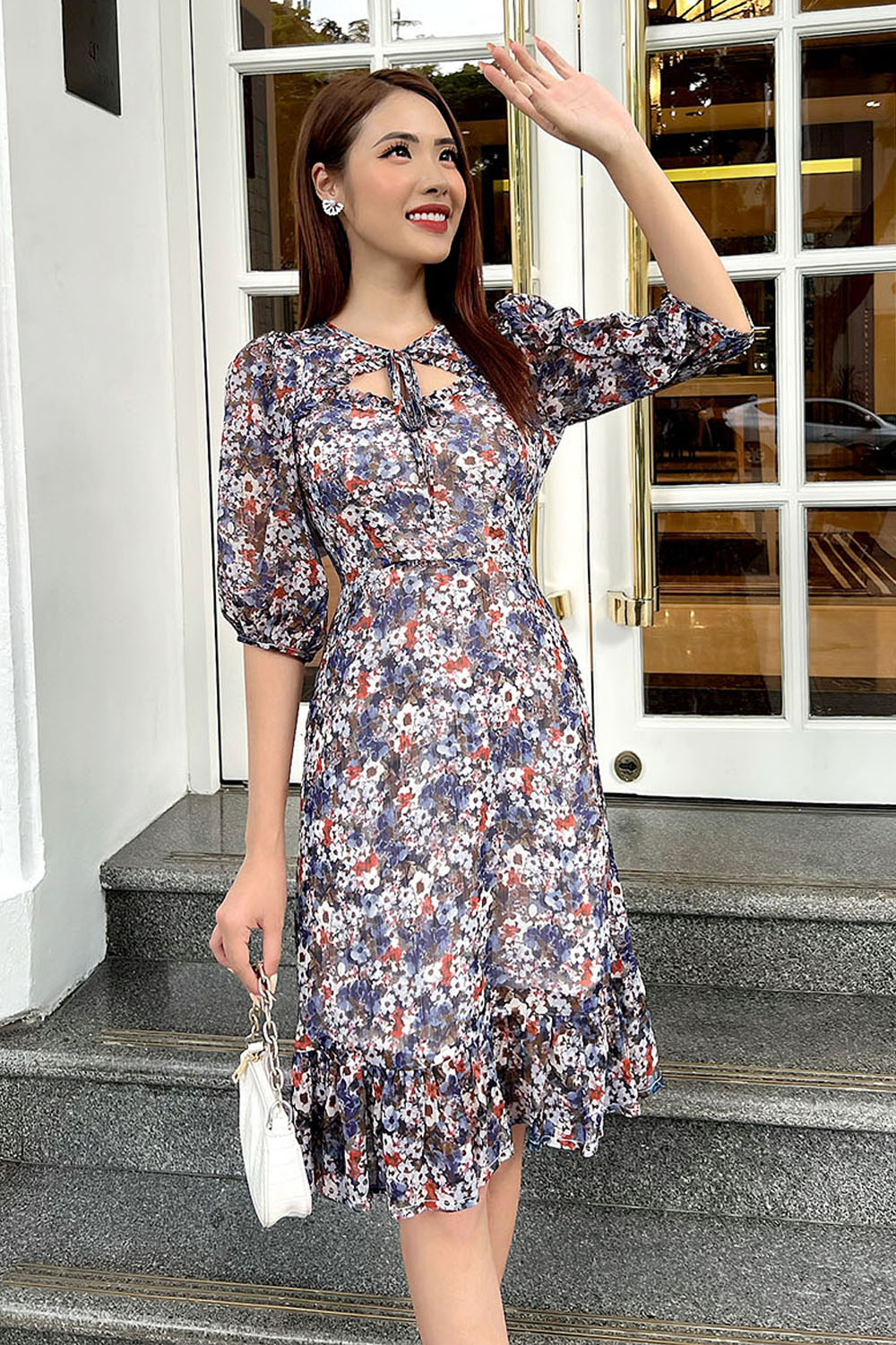 Đầm hoa đuôi cá cổ phối nơ
