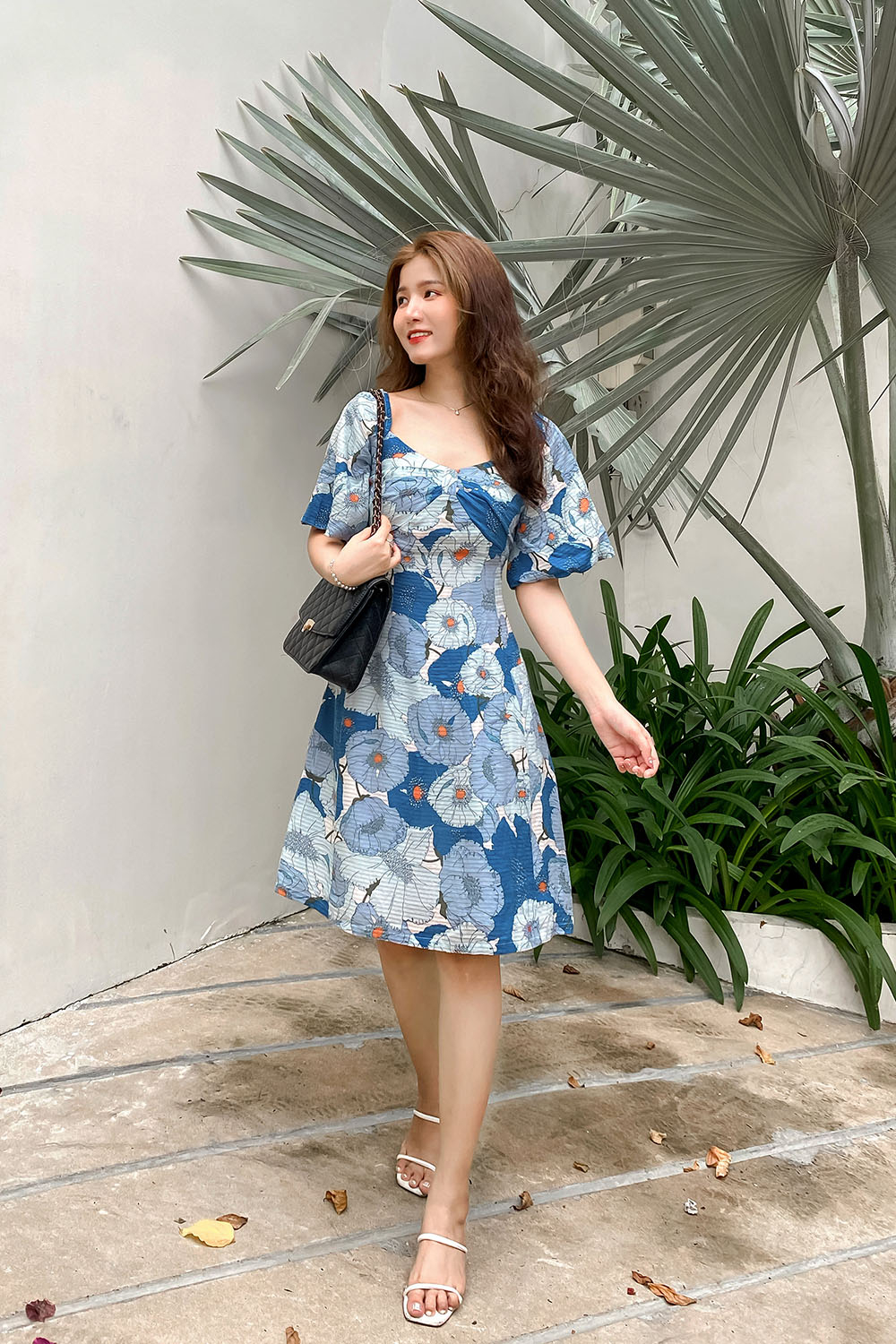 Đầm suông họa tiết hoa tay phồng