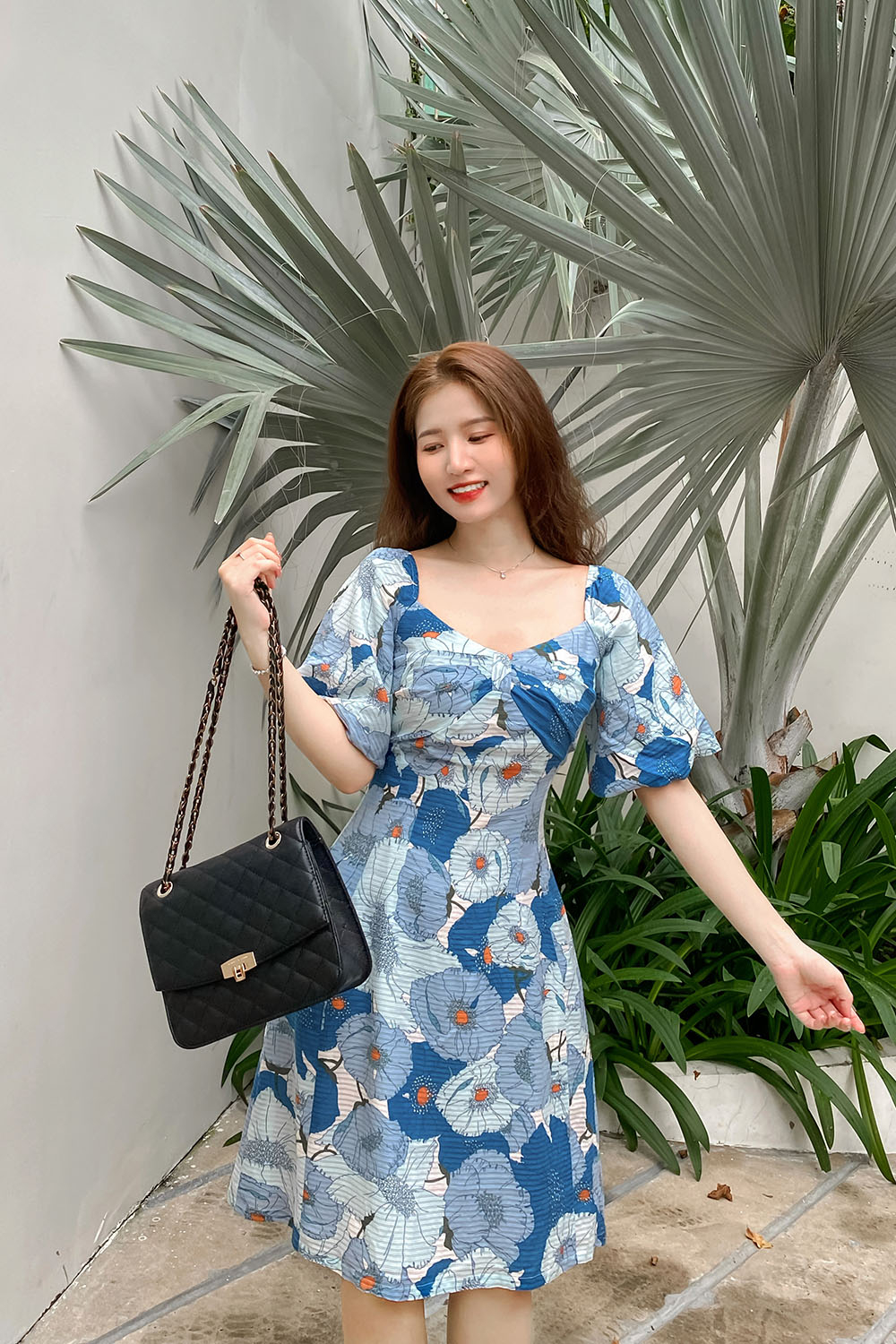 Đầm suông họa tiết hoa tay phồng