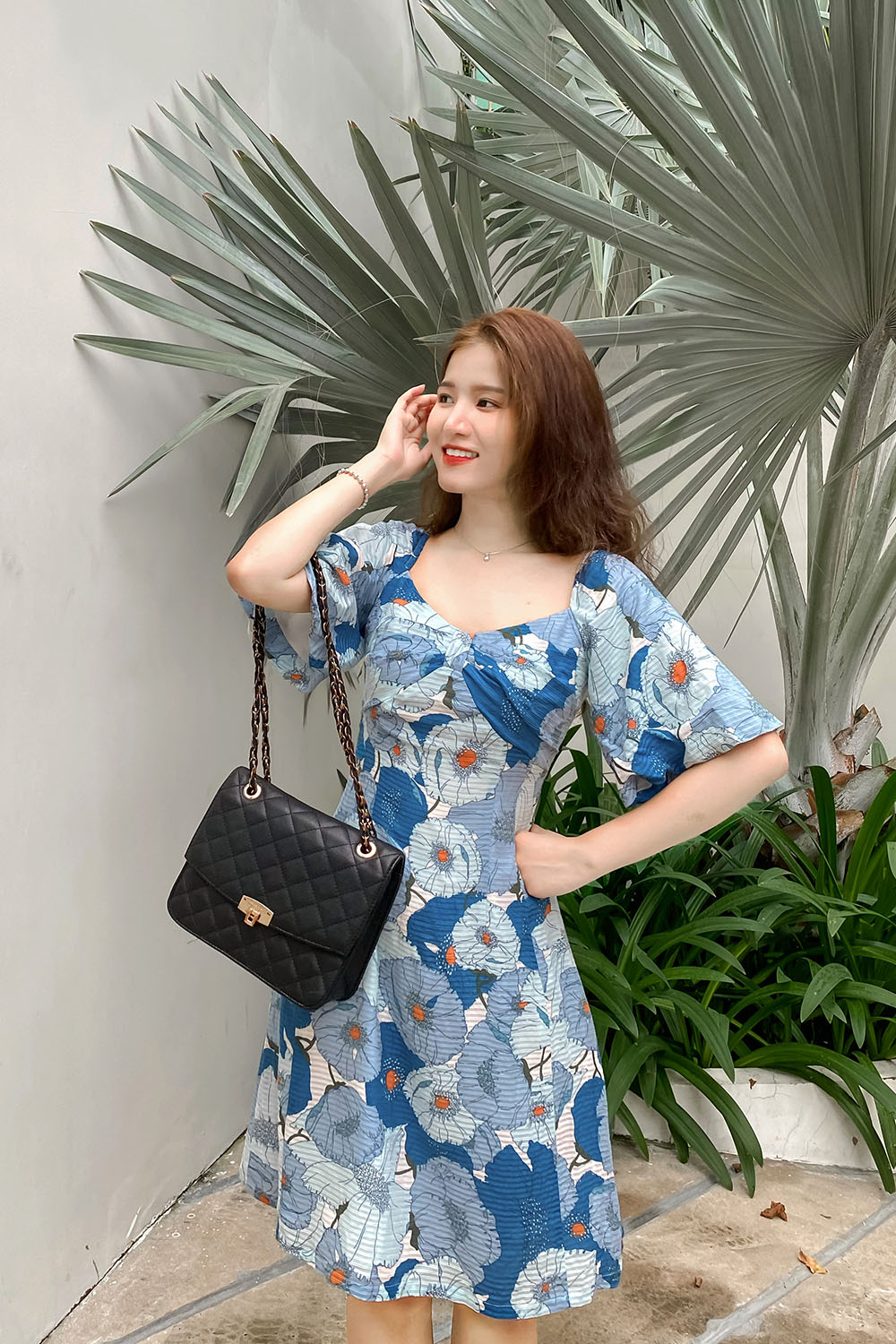 Đầm suông họa tiết hoa tay phồng