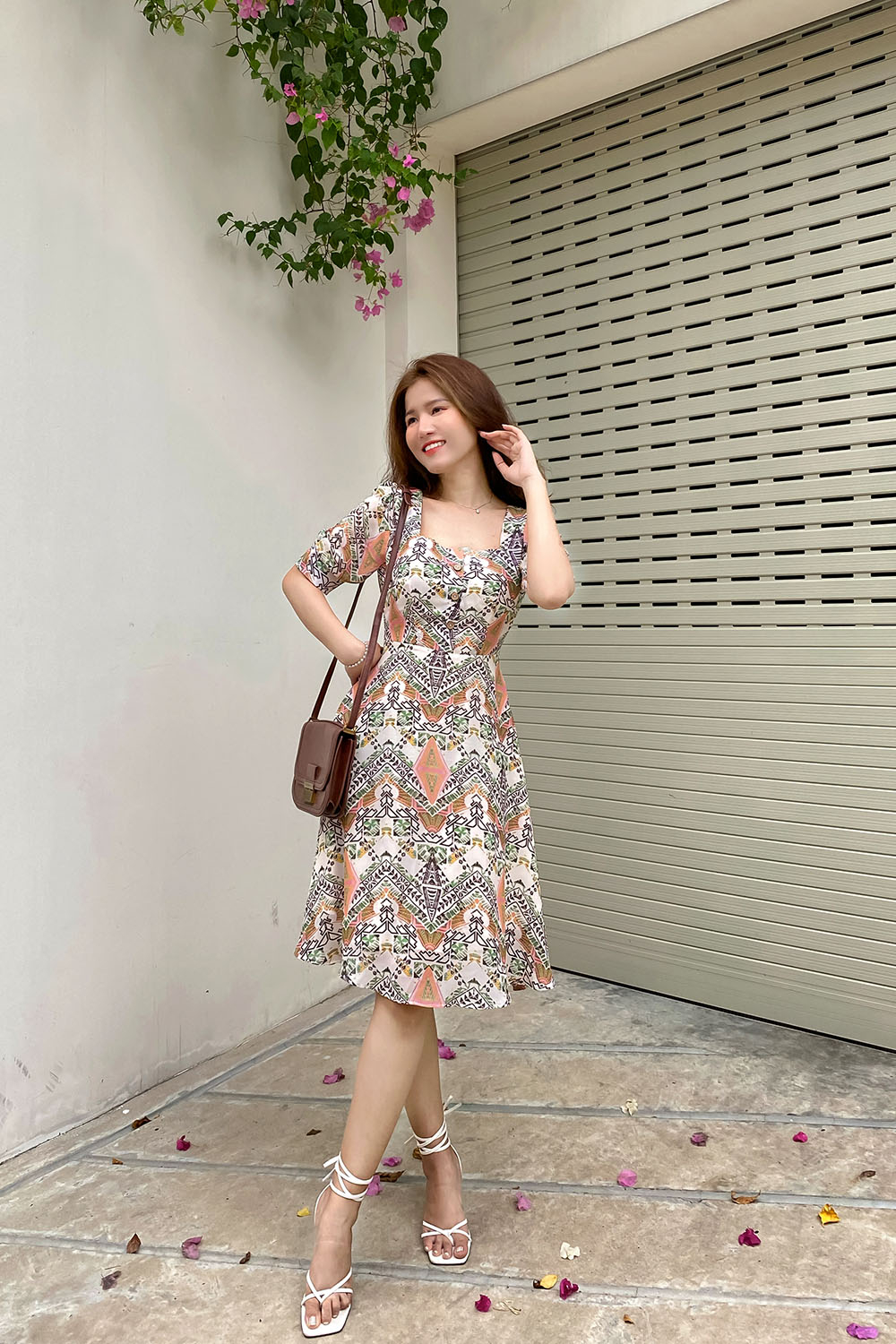 Đầm xòe họa tiết công sở cổ vuông