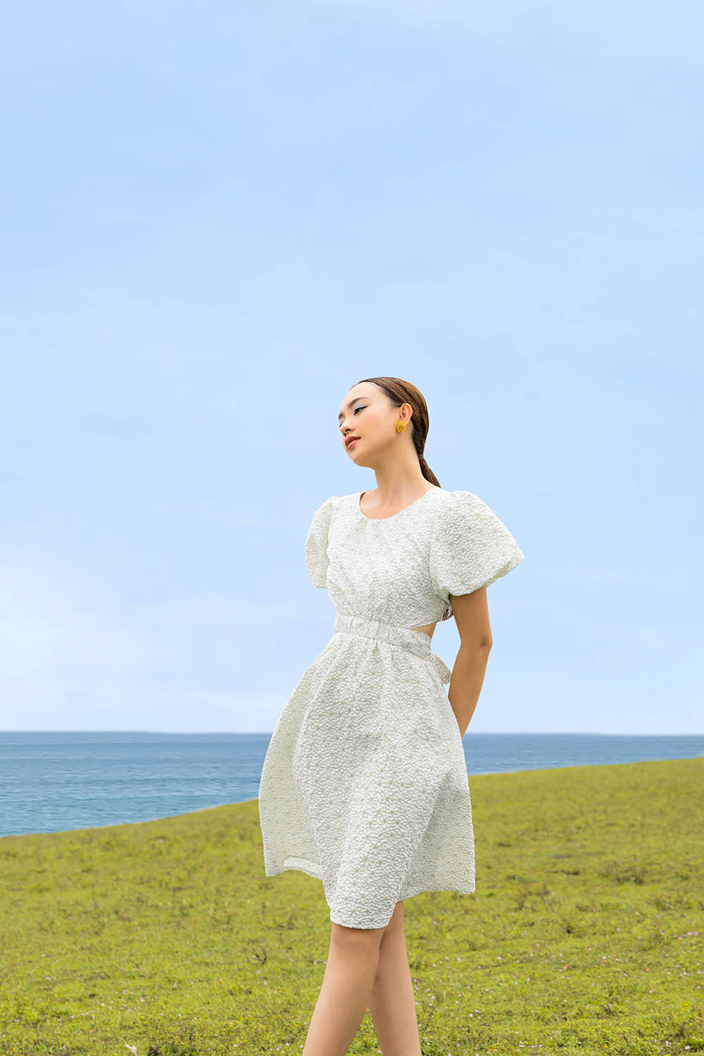 Đầm dự tiệc hoa dáng xòe eo cut-out