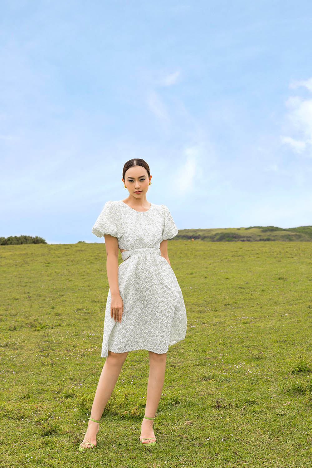 Đầm dự tiệc hoa dáng xòe eo cut-out