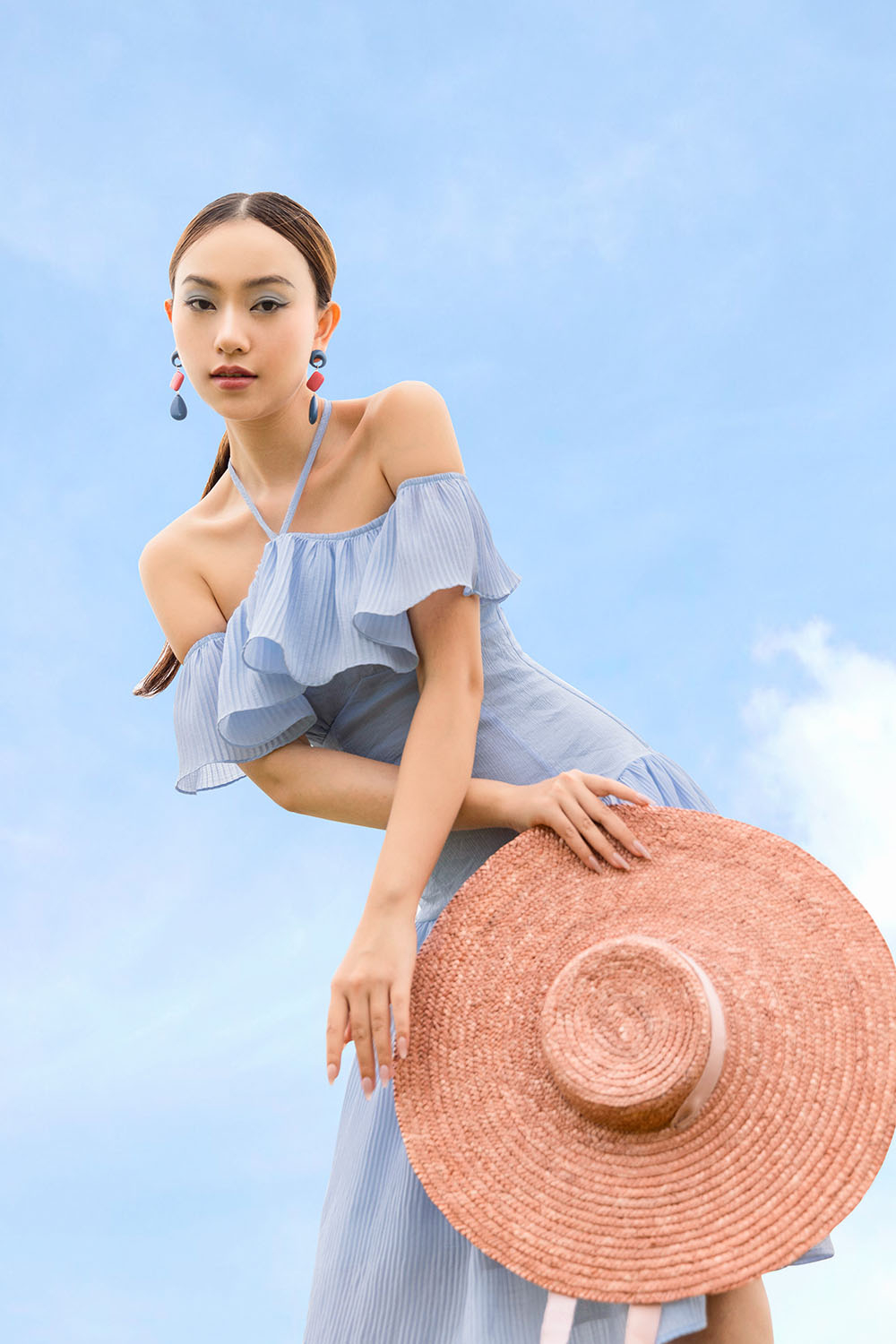 Đầm trễ vai dáng xoè hạ eo