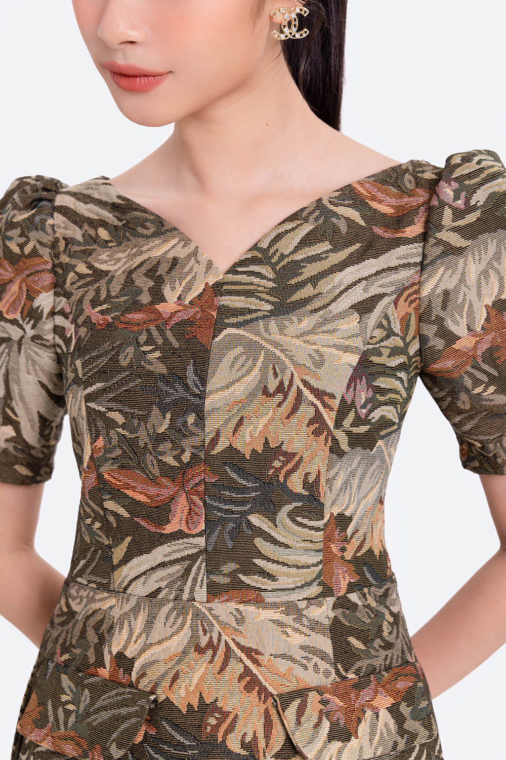 Đầm ôm họa tiết phối túi đắp giả