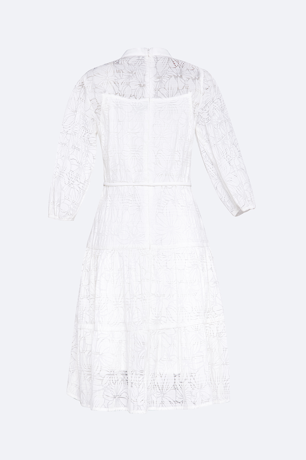 Đầm ren trắng dáng xòe tay lỡ