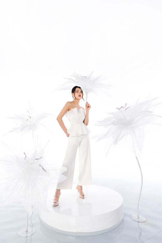 Quần trắng ống suông lưng cao QCS03-40