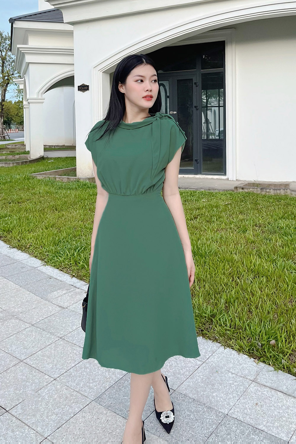 Đầm xòe nhấn eo cổ phối nơ màu xanh