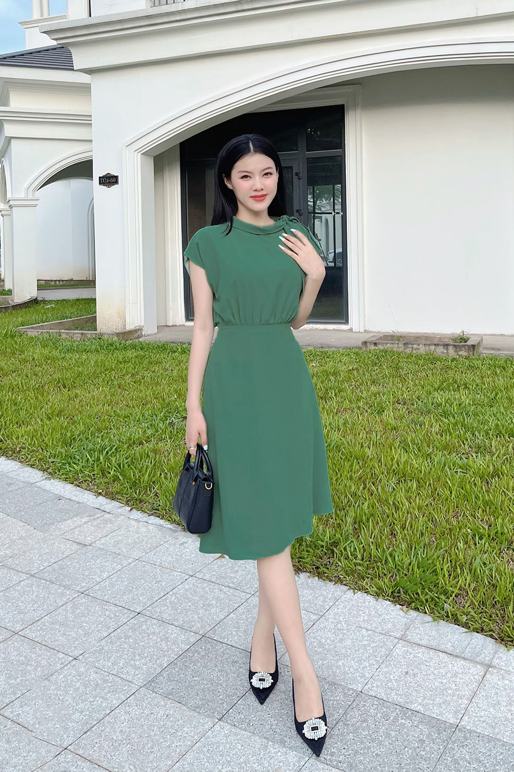 Đầm xòe nhấn eo cổ phối nơ màu xanh