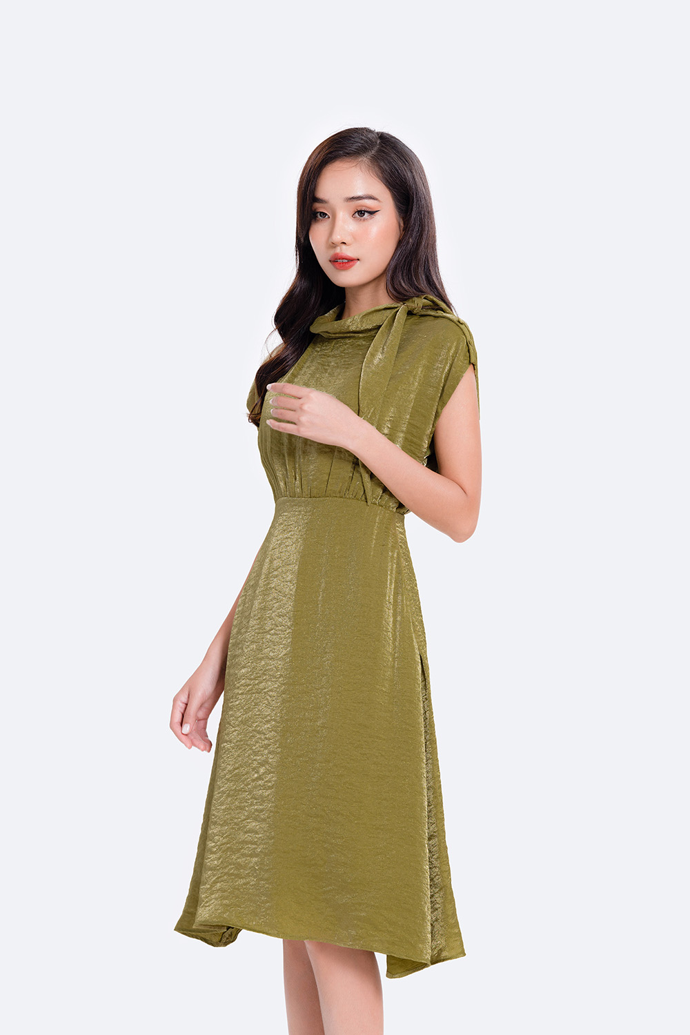 Đầm nữ xòe tay hến cổ phối nơ