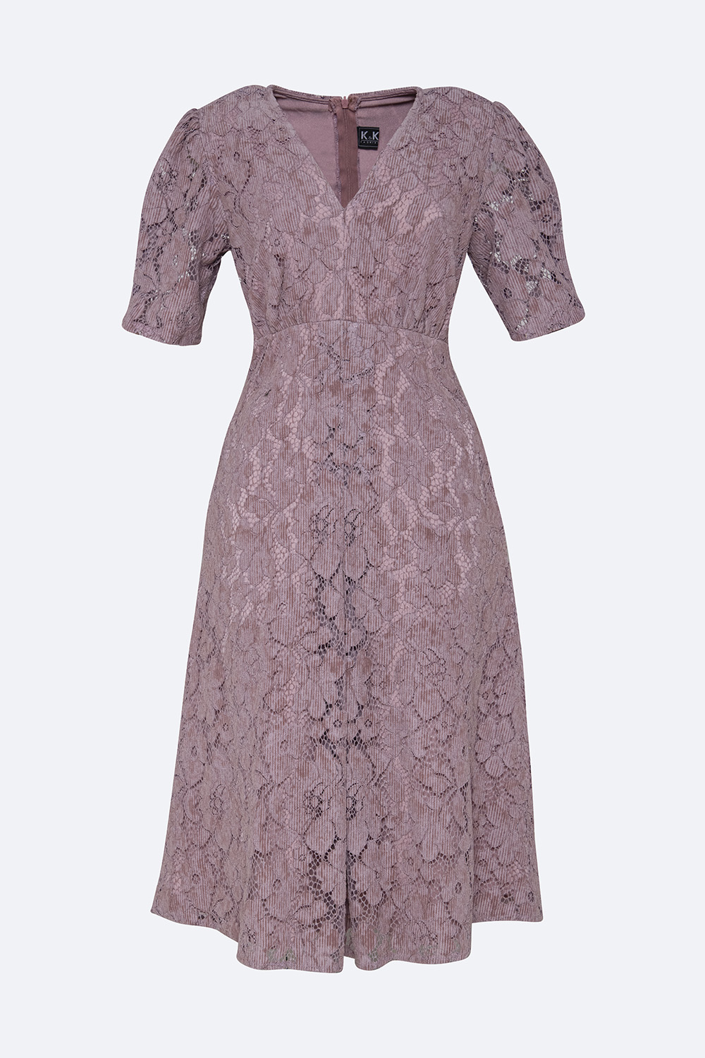 Đầm ren cổ tim dáng chữ A xòe nhẹ