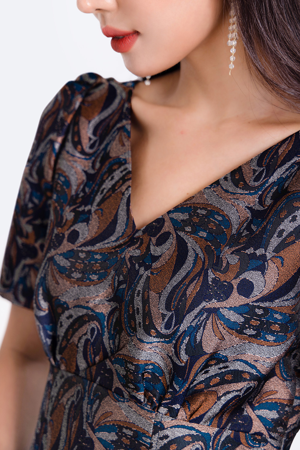 Đầm xòe dự tiệc cổ V tay ngắn