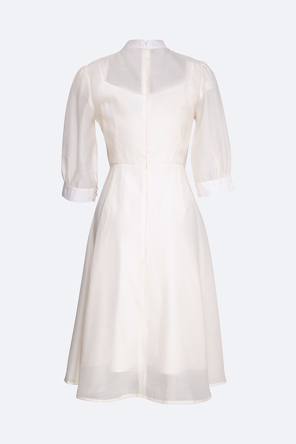 Đầm xòe tay lỡ cổ trụ cut-out