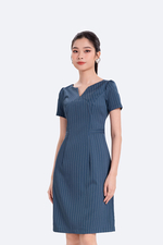 Đầm chữ A kẻ sọc nhấn eo