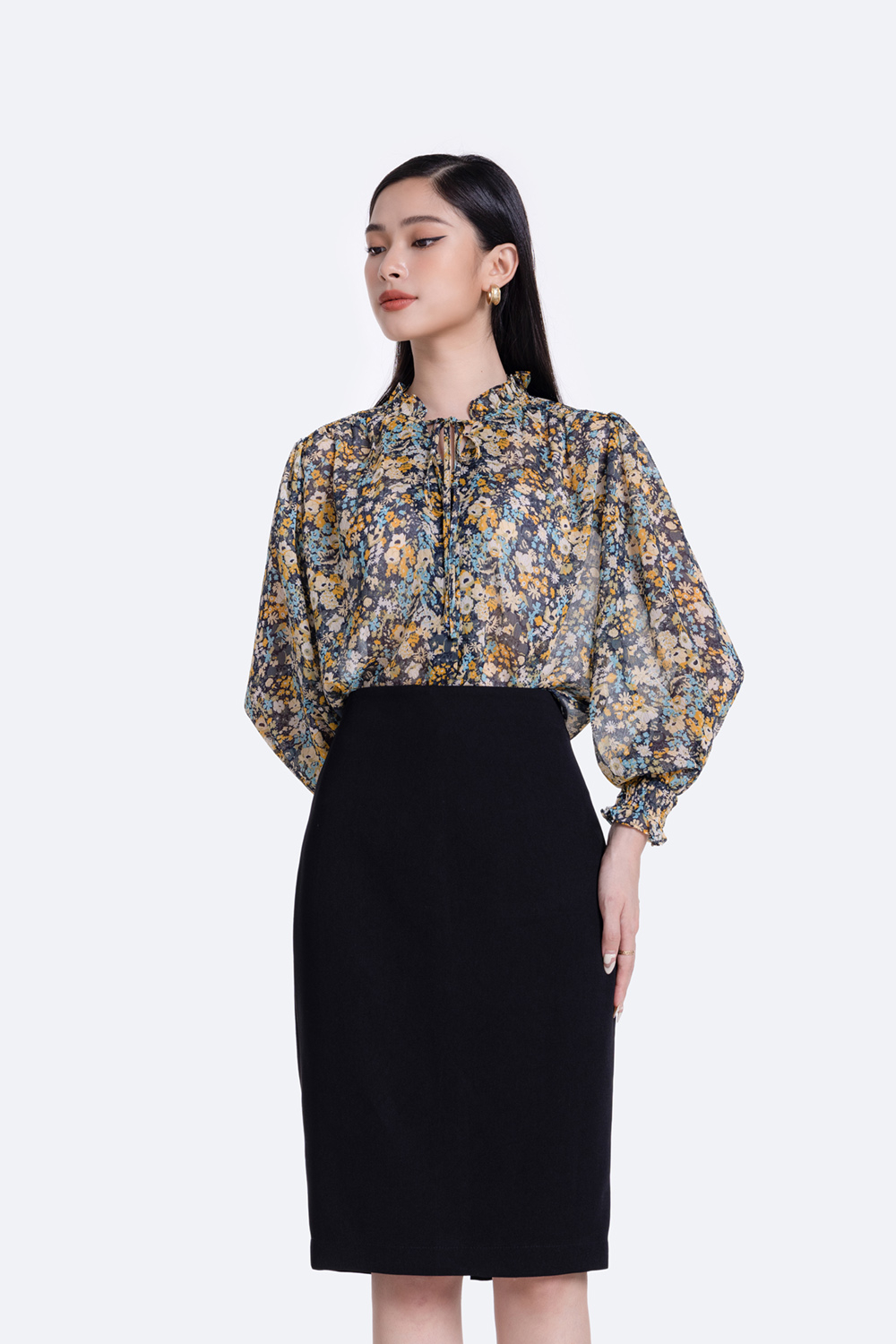 Áo sơ mi hoa tay dài cổ viền bèo