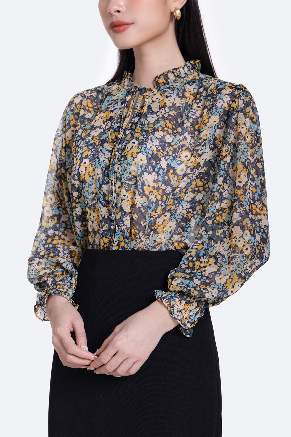 Áo sơ mi hoa tay dài cổ viền bèo