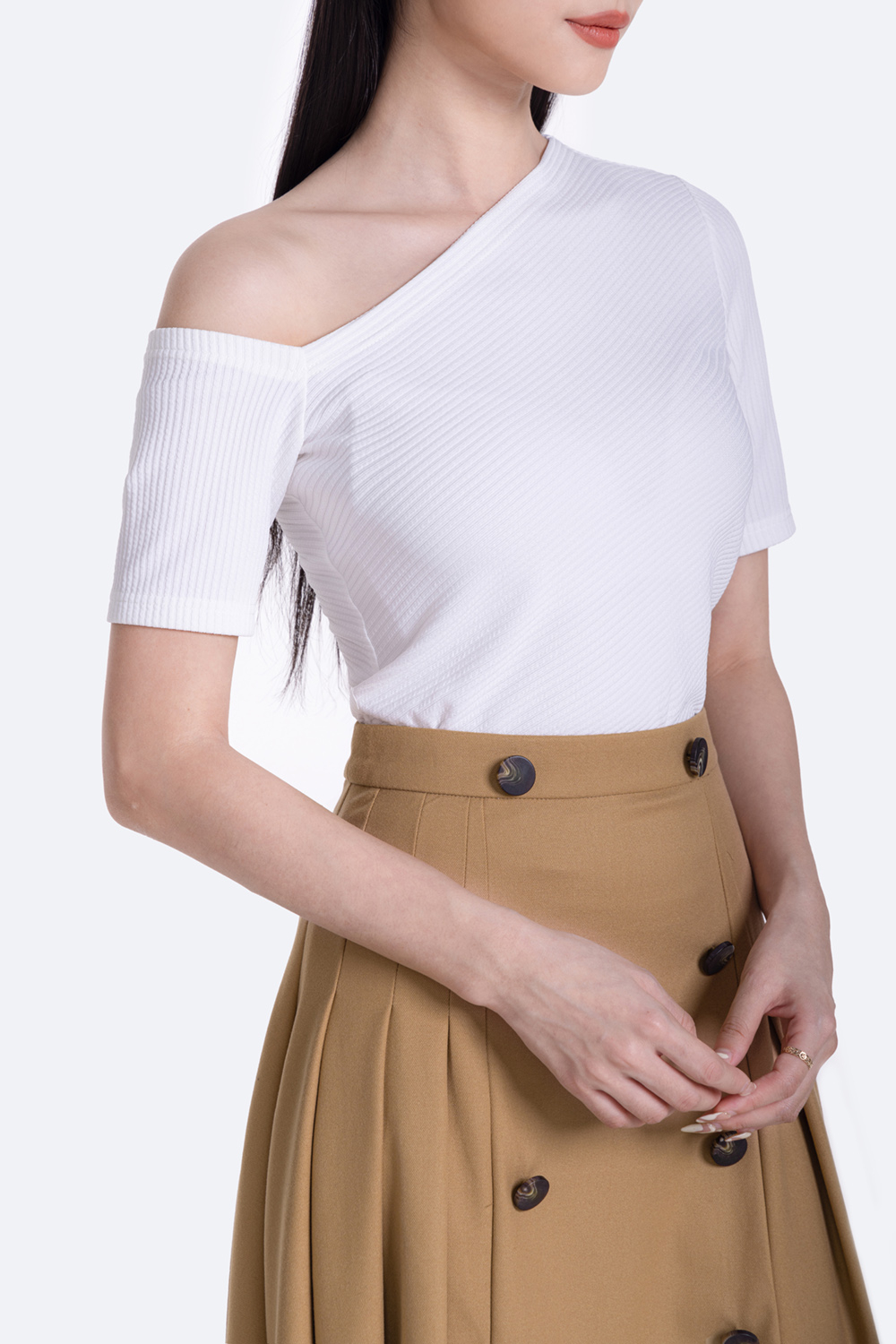 Áo thun nữ lệch vai màu trắng