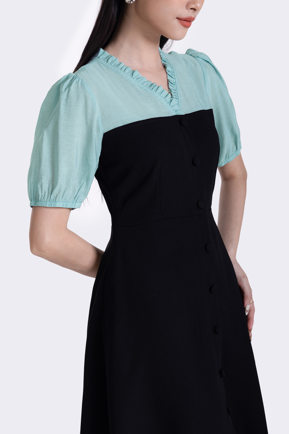 Đầm xòe đen công sở phối màu