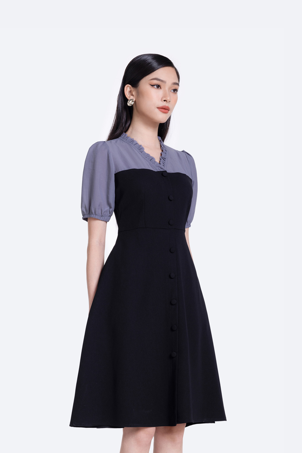 Đầm đen xòe công sở phối màu