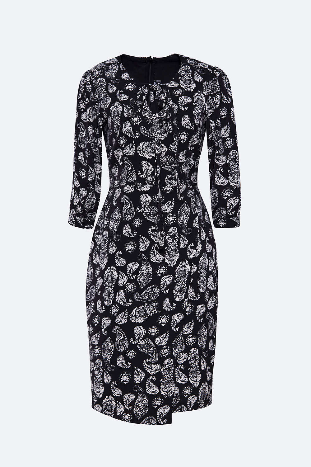 Đầm đen họa tiết chữ A tùng đắp chéo