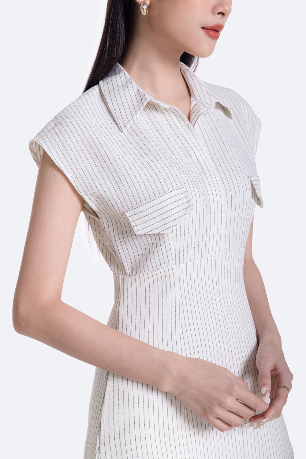 Đầm sơ mi công sở trắng sọc đen