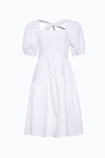 Đầm trắng babydoll cổ vuông tay phồng