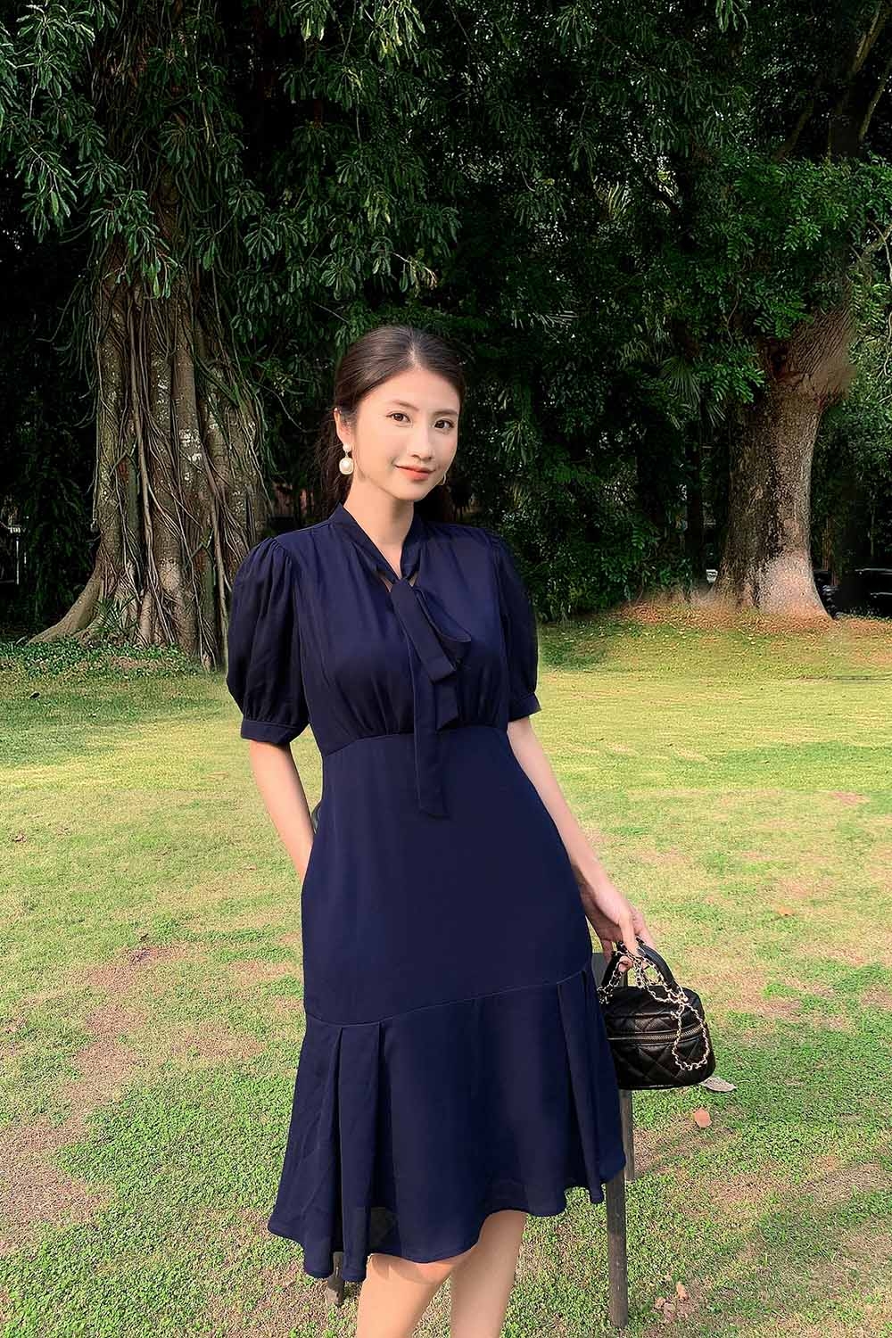 Đầm xòe đuôi cá công sở cổ phối nơ