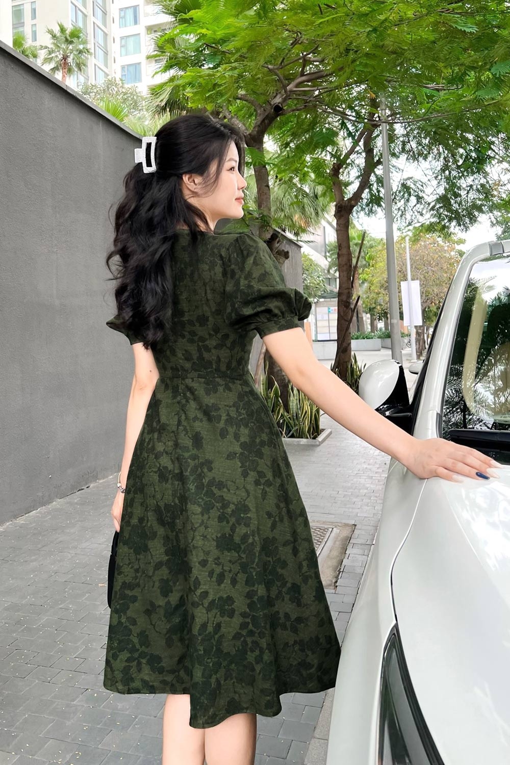 Đầm xòe hoa phối dây thắt nơ tay phồng