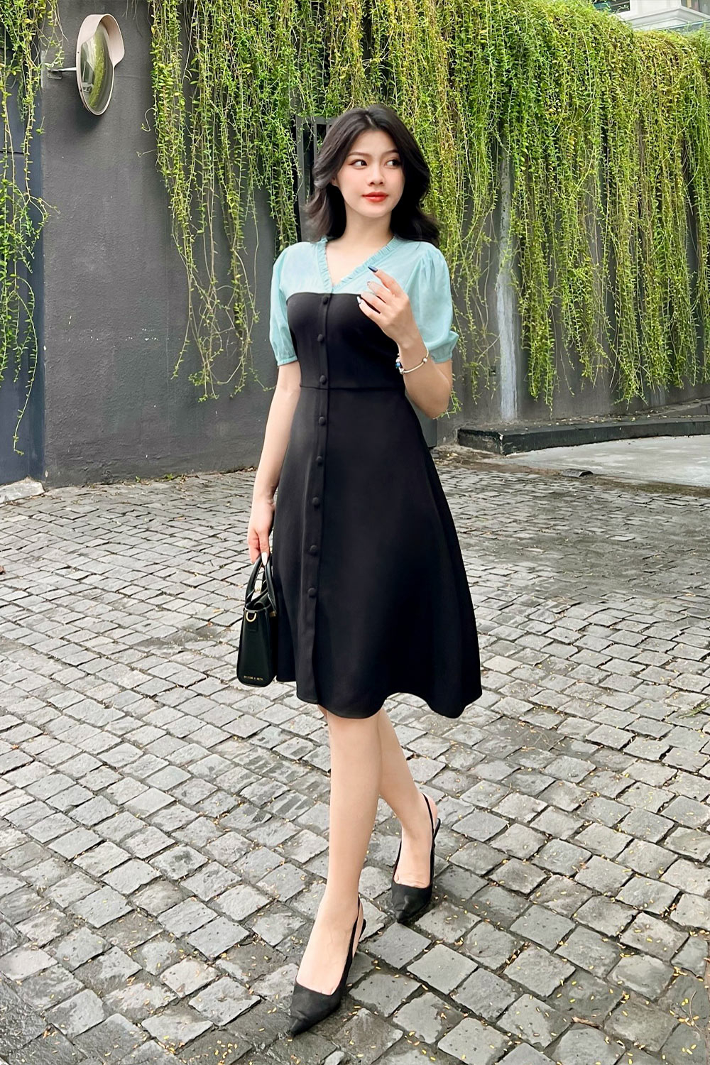 Đầm xòe đen công sở phối màu