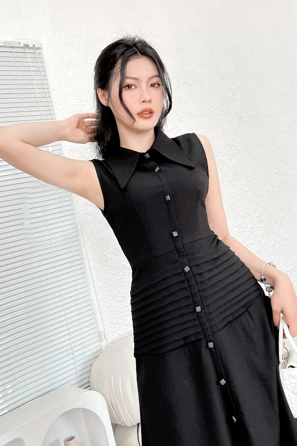 Đầm xòe đen sơ mi dáng dài