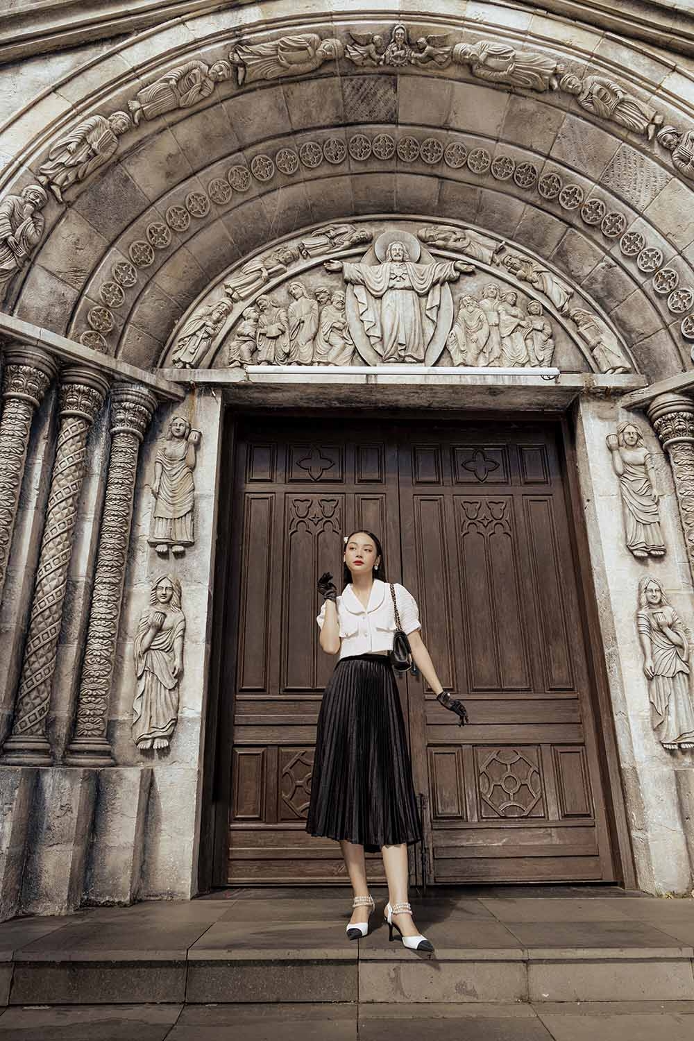 Áo khoác tweed lửng cổ sen tay phồng