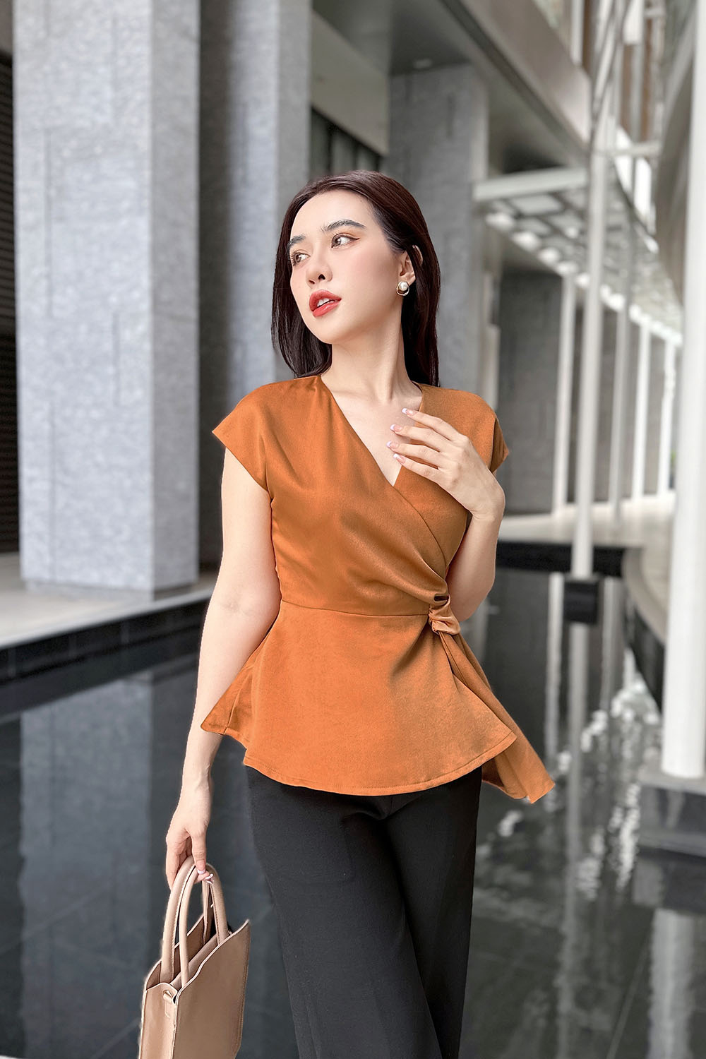 Áo kiểu công sở nữ nhấn eo