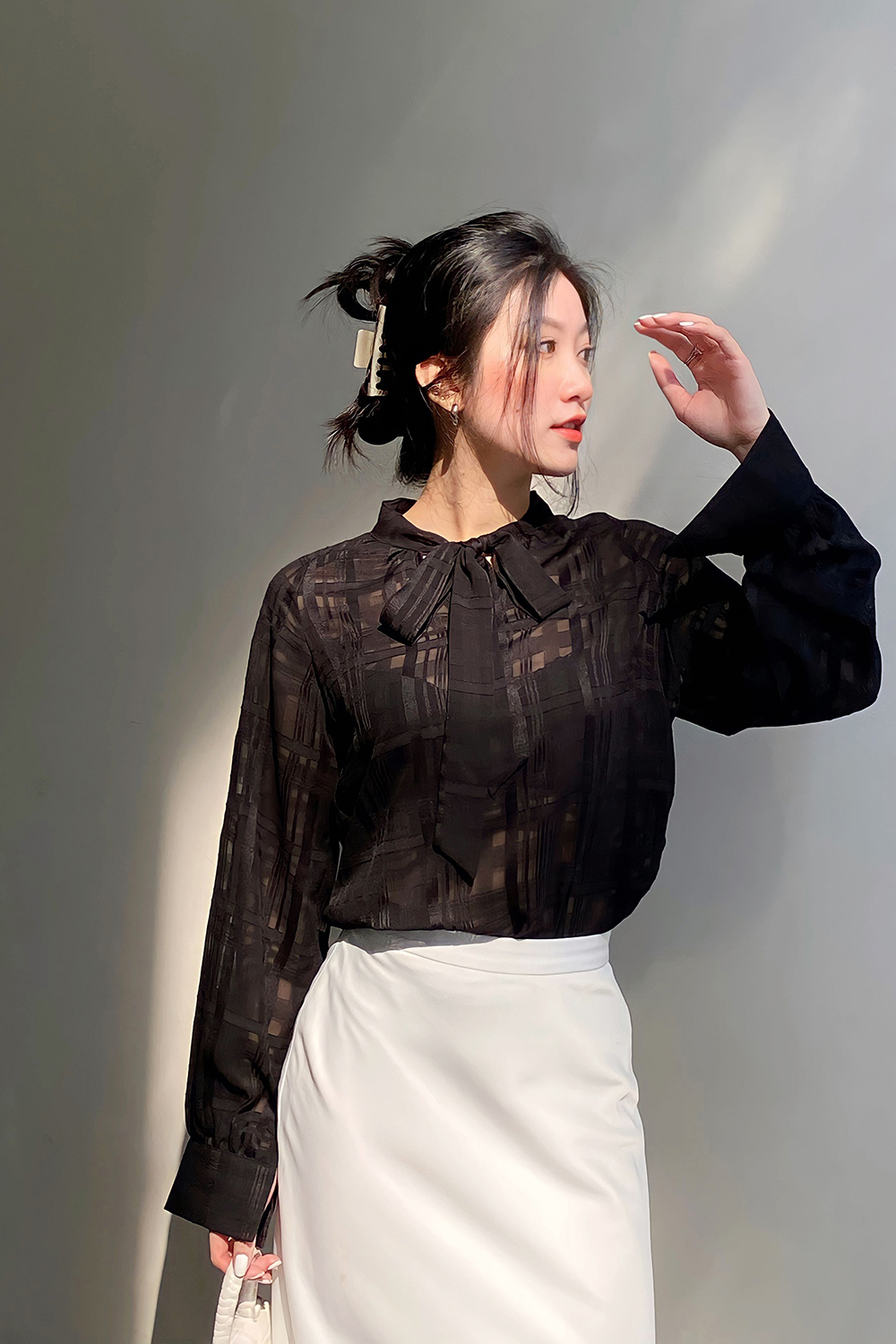 Áo sơ mi đen công sở cổ phối nơ