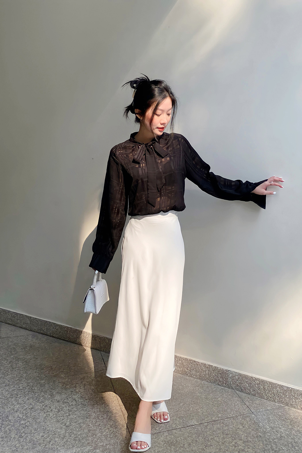 Áo sơ mi đen công sở cổ phối nơ